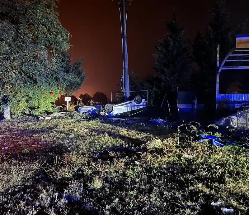 Kontrolden çıkan otomobil takla attı; 2 yaralı
