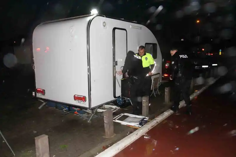 Karavanda kalan yaşlı adamdan haber alınamıyor
