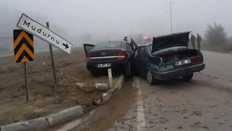 Bolu’da sürekli kazaların yaşandığı kavşakta yine kaza: 4 yaralı
