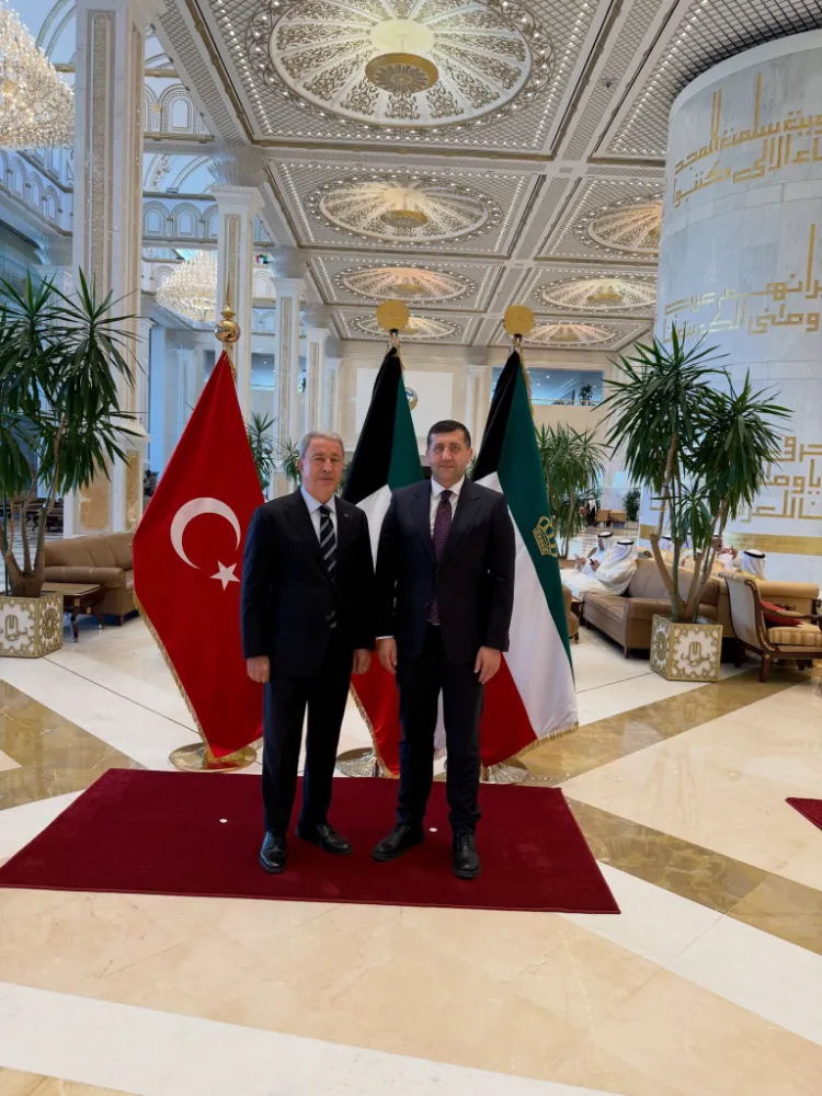 Hulusi Akar ve Baki Ersoy Kuveyt’te bir araya geldi