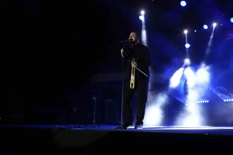 Ekin Uzunlar, Niğde’de unutulmaz bir konser verdi
