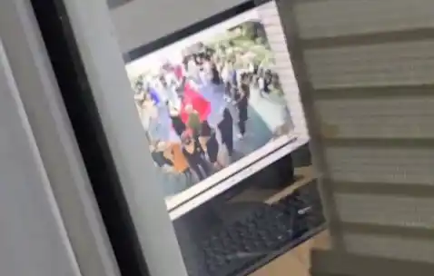 Kına eğlencesinde gelinin üzerine avize düştü: O anlar kameraya yansıdı
