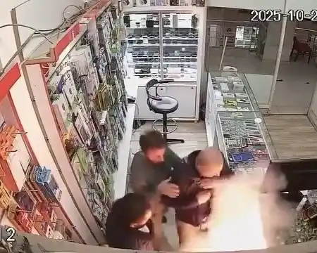 Van’da cep telefonu bataryası bomba gibi patladı
