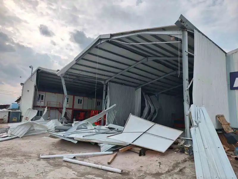 Ürünlü’de iki kaçak yapı yıkıldı
