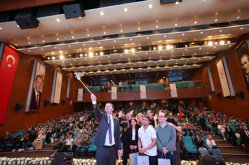 ‘30 Altı Gençlik Zirvesi’ tıp fakültesi öğrencilerini Ankara’da buluşturdu
