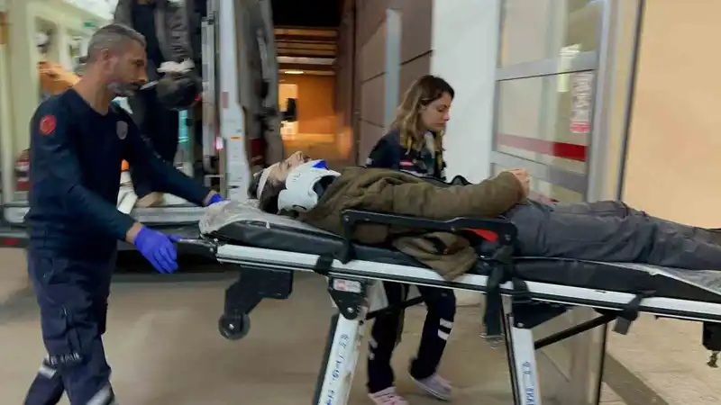 Motosiklet devrildi: 1 yaralı
