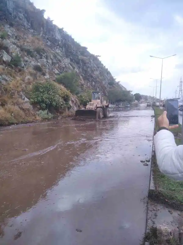 Söke’de toprak kayması: 