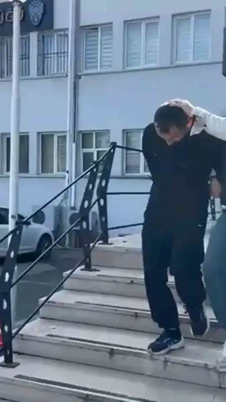 Bursa’da 84 yıl 6 ay kesinleşmiş hapis cezası bulunan hırsızlık hükümlüsü yakalandı
