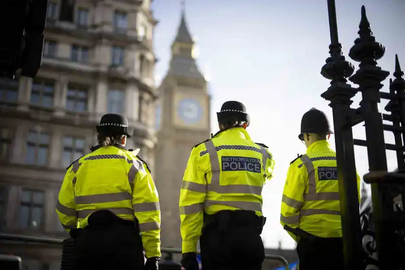 İngiliz polisi acil durum çağrılarına dronlarla yanıt verecek
