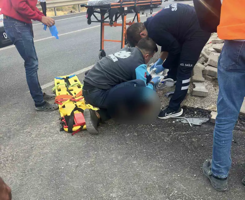 Tır ile motosiklet çarpıştı: 1 ölü
