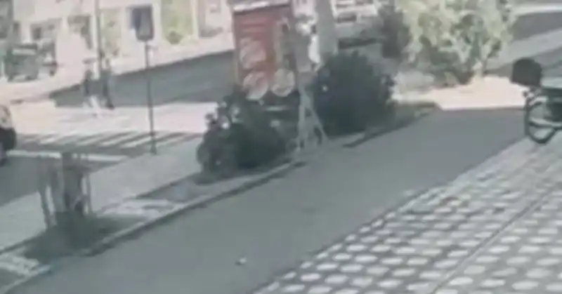 Batman’da cip yaya geçidinde iki kişiye çarptı: O anlar kamerada
