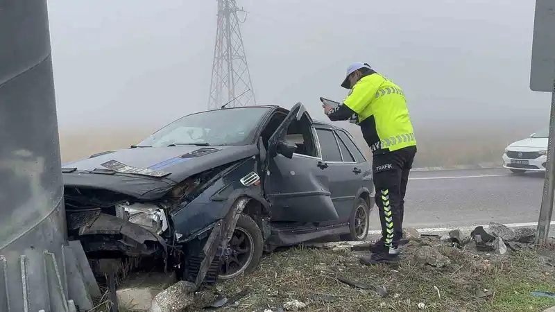 Edirne’de yoğun sis kazaya sebep oldu
