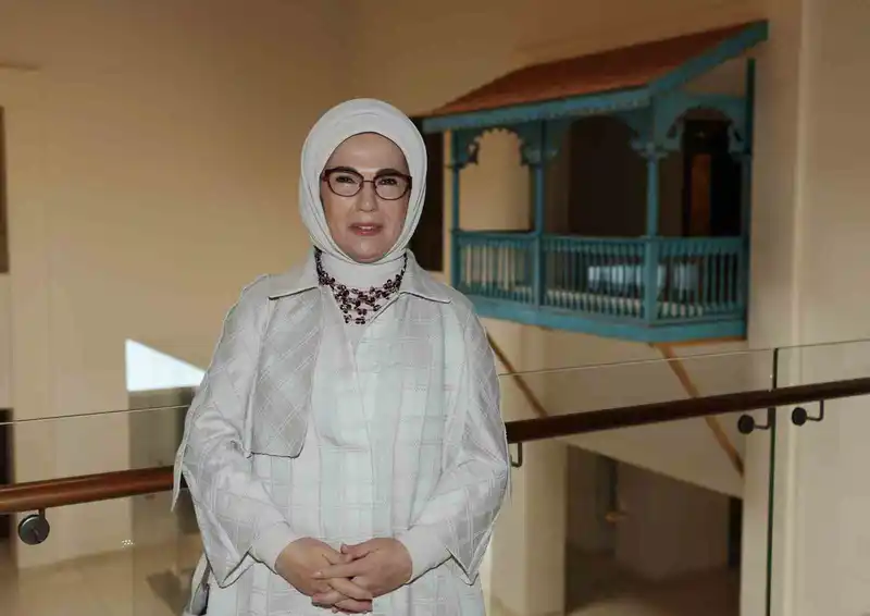 Emine Erdoğan, Umman’daki Ulusal Müze’yi ziyaret etti
