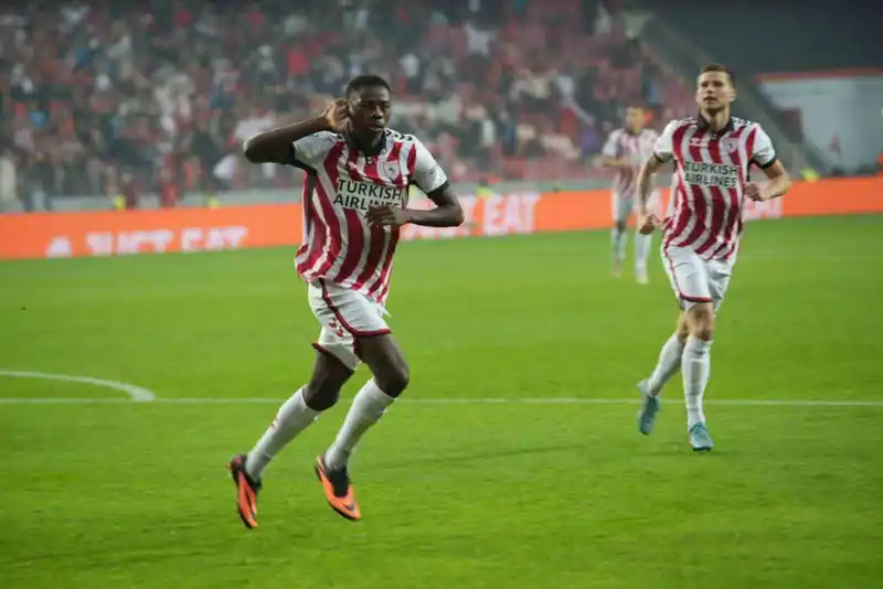 UEFA Konferans Ligi: Samsunspor: 1 - Dinamo Kiev: 0 (Maç devam ediyor)
