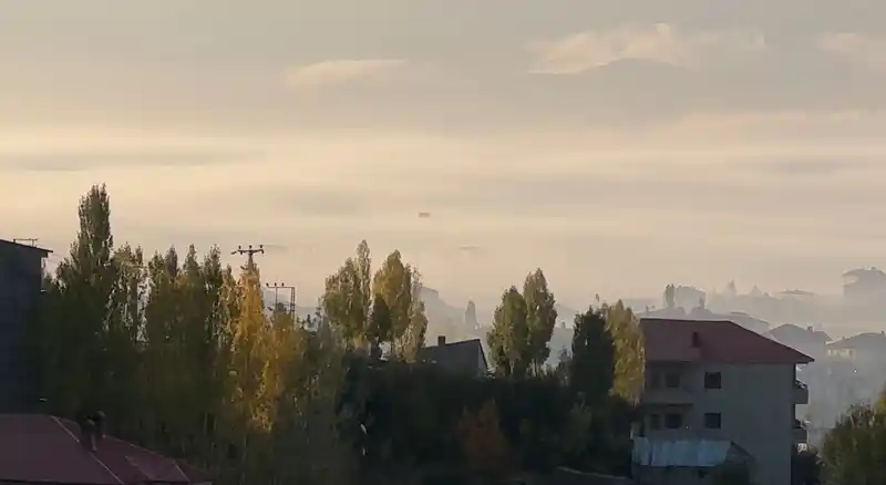 Yüksekova’da sisle gelen doğal güzellik
