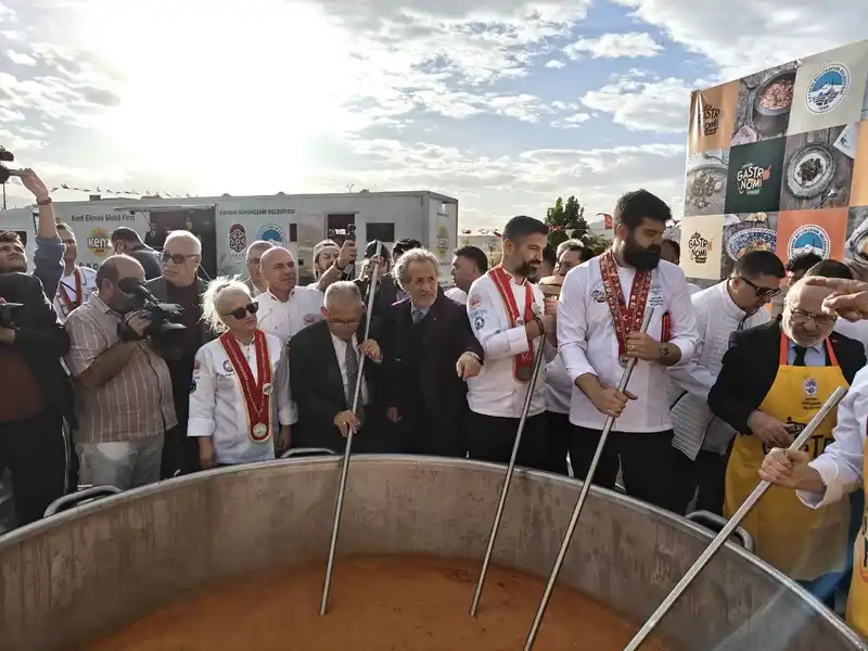 3. Kayseri Gastronomi Günleri’nde 1 ton ‘pastırmalı kuru fasulye’
