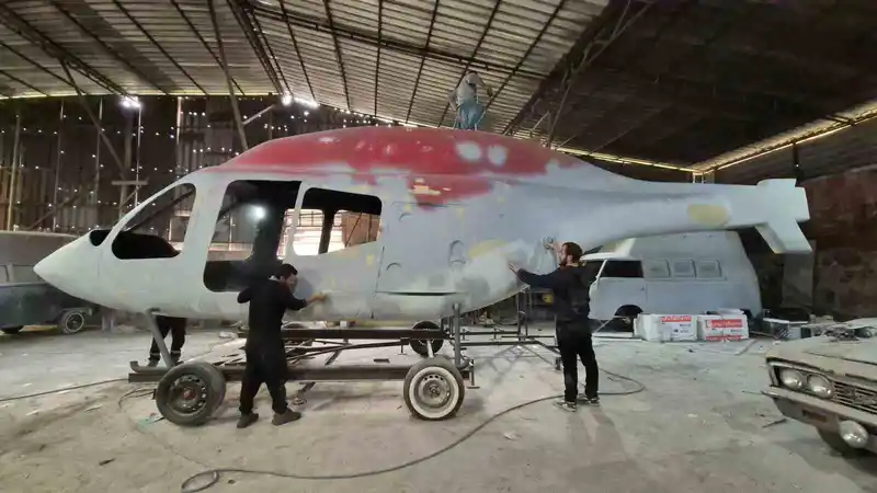 Otomobiller ve dev kasklarla başladı, şimdi fiberglas helikopter üretmeyi hedefliyor
