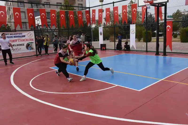 Siirt’te 3X3 Sokak Basketbol Turnuvası başladı
