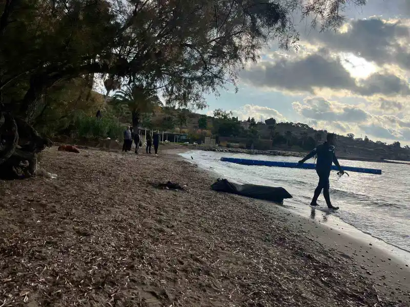 Yüzerek karaya çıkan 2 düzensiz göçmen kurtarıldı
