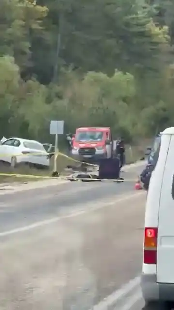 Bursa’da otomobil ile motosiklet kafa kafaya çarpıştı: 1 ölü, 1 yaralı

