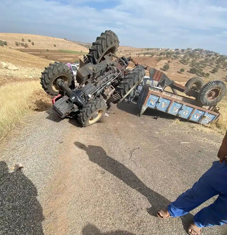 Diyarbakır’da traktör devrildi: 3 yaralı
