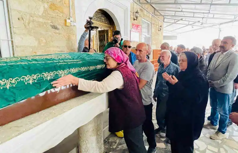 Foça’daki selde hayatını kaybeden yaşlı adam toprağa verildi
