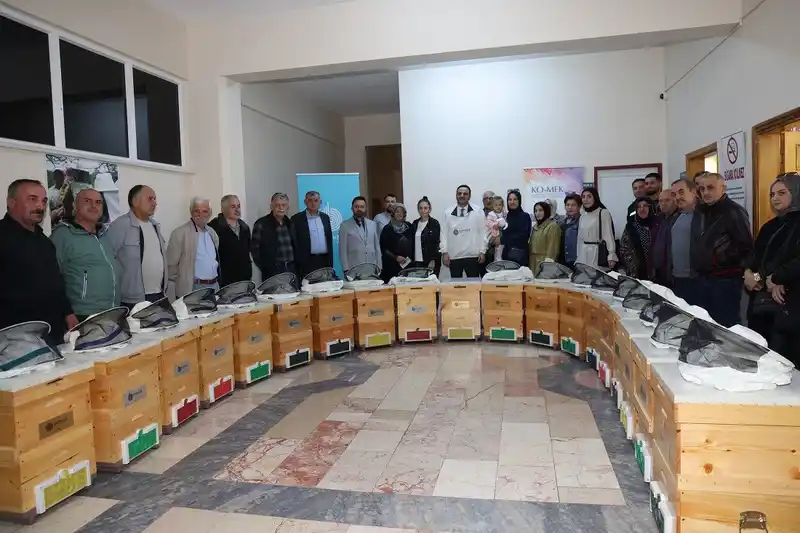 KO-MEK arıcılığın tüm inceliklerini öğretiyor
