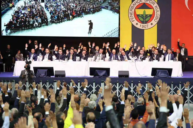 Fenerbahçe’de taşınmazlar üzerinde yönetime yetki veren maddeler kabul edildi
