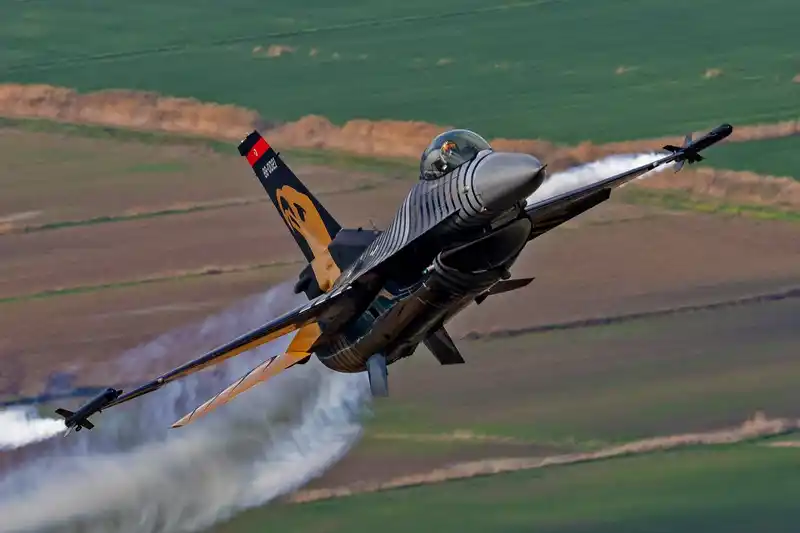 SOLOTÜRK, Buharkent semalarında selamlama gösterisi yapacak
