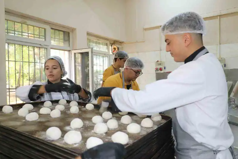 Diyarbakır’daki meslek liseleri fabrika gibi çalışıyor: Geçen yılki ciro 230 milyon lira
