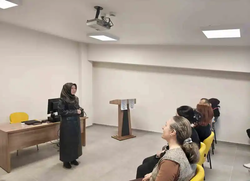 Odunpazarı’nda Sağlık ve Diyanet iş birliğiyle aileye yönelik farkındalık semineri yapıldı
