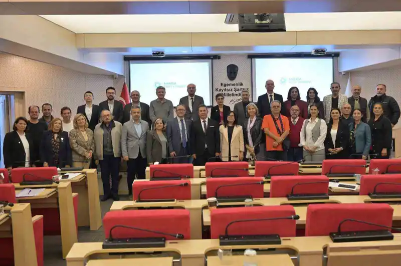 Bayraktar’dan ’Tüm ilçelere kent konseyi kurulsun’ çağrısı
