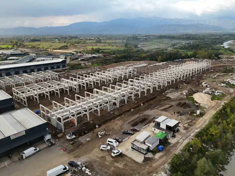 Sanayi sitesinde çalışmalar hız kesmeden devam ediyor

