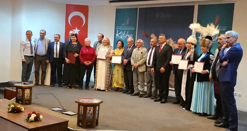 Kütahya’da Türk dünyası sanatçılarından Cumhuriyet Bayramı konseri
