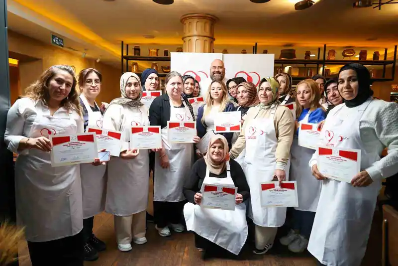 Depremzede kadınlar İstanbul’da ünlü şeflerden eğitim aldı
