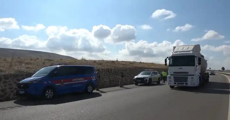 Kilis-Gaziantep karayolunda motosiklet kazası: 2 yaralı
