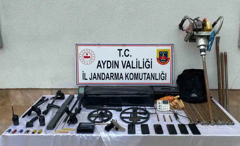Aydın’da kaçak kazı yapan şahısların  evlerine operasyon
