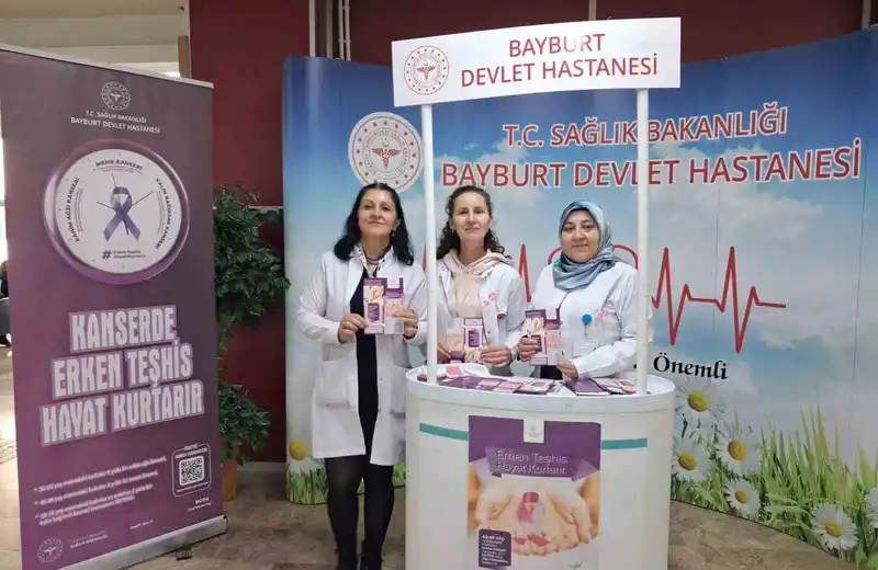 Bayburt’ta meme kanseri farkındalık standı açıldı

