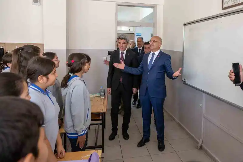 Başkan Er öğrencileri 11. Malatya Anadolu Kitap ve Kültür Fuarı’na davet etti
