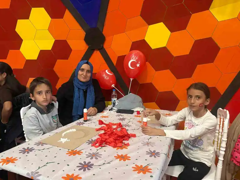 Cumhuriyet coşkusu aile atölyesinde yaşandı
