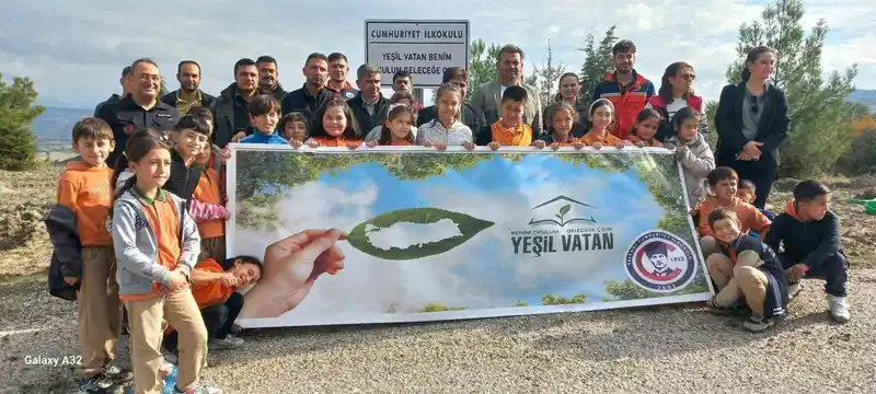 Cumhuriyet İlkokulu’ndan ’Yeşil vatan’ mesajı
