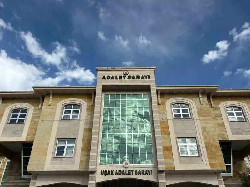 Uşak’ta babası, babaannesi ve komşusunu bıçaklayan şüpheli tutuklandı
