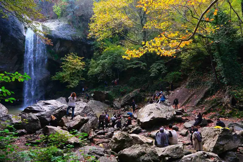 Doğa tutkunları Doğançay’da sonbaharın renklerine yürüdü

