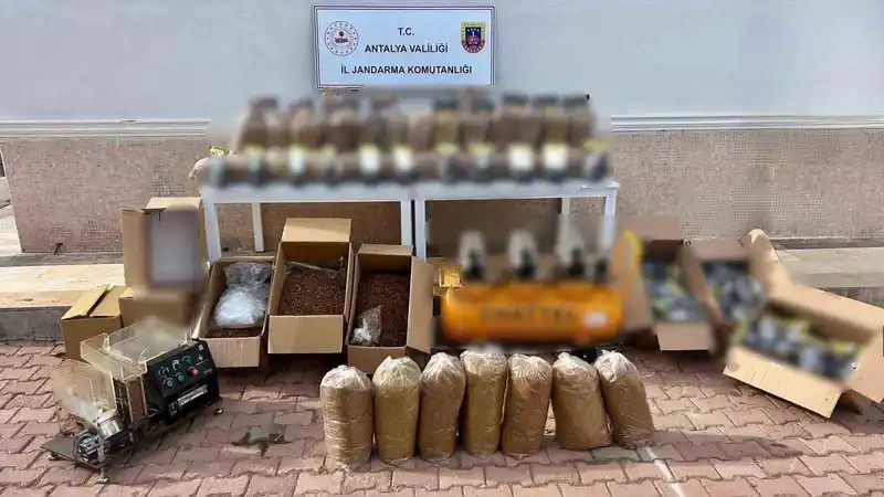Jandarmanın 2 ayrı adrese düzenlediği operasyonda 350 kilo kıyılmış tütün ele geçirildi
