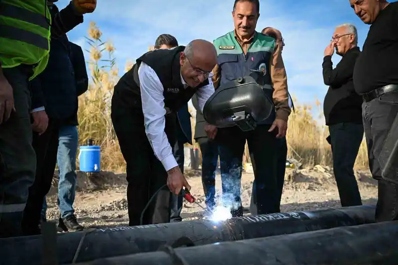 Malatya Büyükşehir Belediyesi’nden üreticilere sulama borusu desteği
