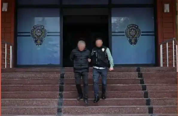 Uyuşturucu ticaretinden 15 yıl hapis cezası bulunan şahıs yakalandı
