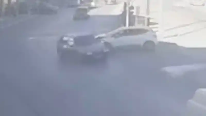 Karaman’da iki otomobil çarpıştı: 1 yaralı
