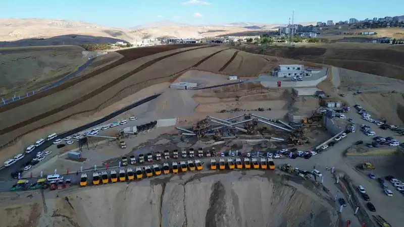 Siirt’e Cumhuriyet’in 102’nci yılına özel 102 kilometrelik yol çalışması
