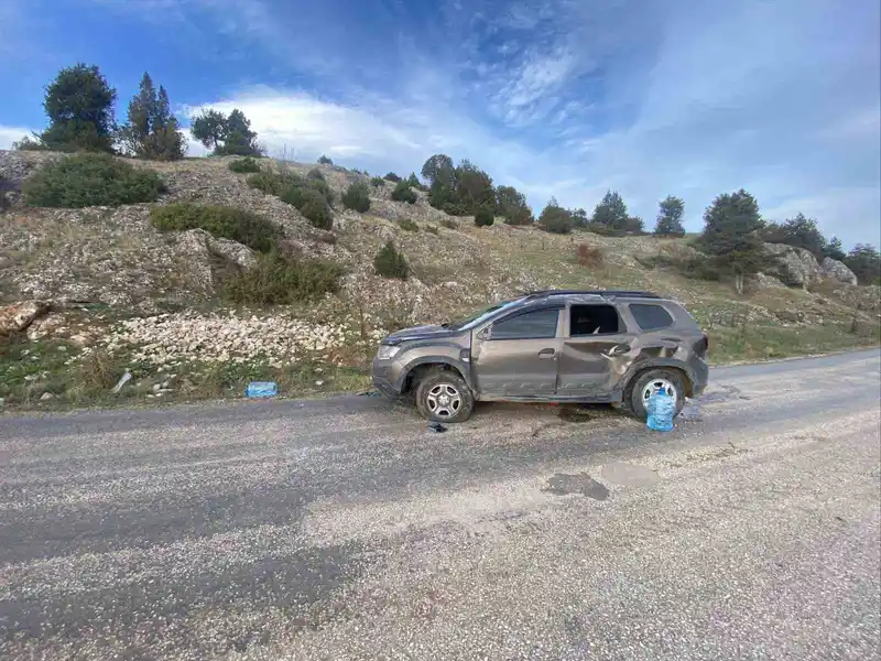 Bilecik’te takla atan araçta 2 kişi yaralandı
