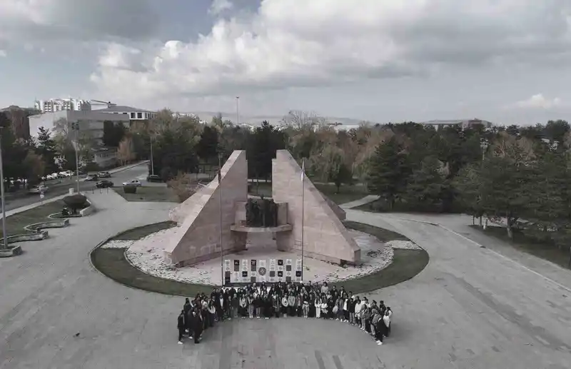 Gençlerden Cumhuriyet’in kazanımlarına vurgu
